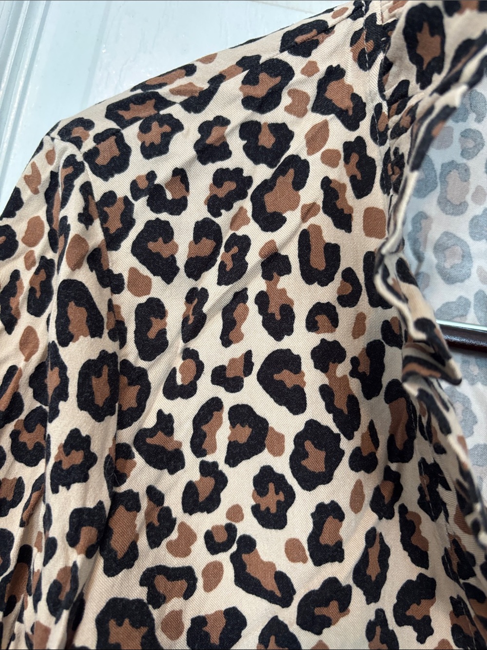 Fun Leopard Print ruffle collar Women's Top from Crown&Ivy size S - Picture 7 of 8
